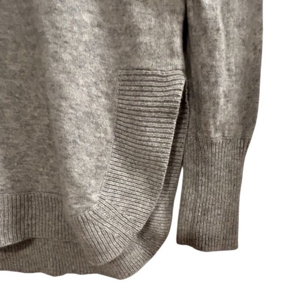 J.Crew Women's Gray 100% Italian Spun Cashmere Sweater M Long Sleeve- flawed - Picture 5 of 14